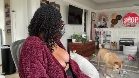 RIRI OR DREAMY online show from February 7, 9:26 pm