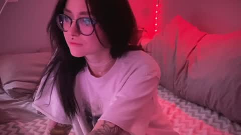 Snapshot of drillhouse_ chatting on March 2, 8:27 am Tara Sonny online show from March 2, 8:27 am