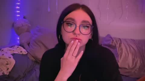 Snapshot of drillhouse_ chatting on March 4, 5:03 pm Tara Sonny online show from March 4, 5:03 pm