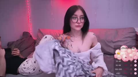 Snapshot of drillhouse_ chatting on February 16, 1:14 am Tara Sonny online show from February 16, 1:14 am