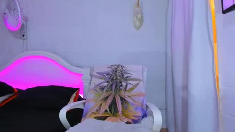 drippyorlove online show from October 19, 6:12 pm