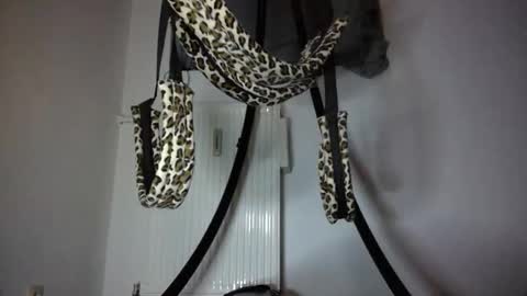 drolyts online show from March 6, 2:43 am