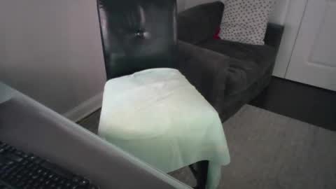 Snapshot of ds689655 chatting on September 29, 9:14 pm ds689655 online show from September 29, 9:14 pm