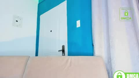 duamilktits online show from April 12, 8:51 am