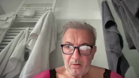 duglas650 online show from September 18, 9:35 am