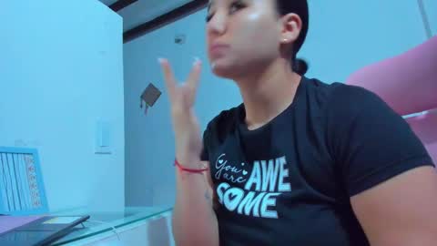 Snapshot of dulce_acosta chatting on March 4, 12:33 pm Dulce online show from March 4, 12:33 pm