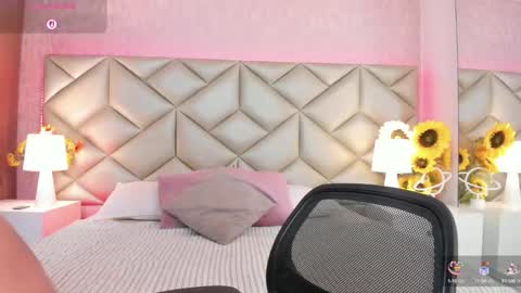 Snapshot of dulce_hiil_ chatting on October 7, 8:27 pm Monday 5-2 am From Tuesday to Friday5-1 am Colombia time online show from October 7, 8:27 pm