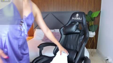Snapshot of dulce_natyy chatting on February 21, 2:06 am N A T Y online show from February 21, 2:06 am