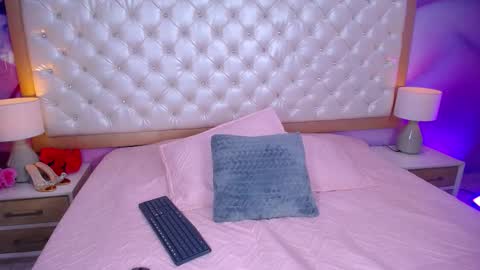 Snapshot of dulcee_rosee chatting on October 6, 12:23 pm dulcee_rosee online show from October 6, 12:23 pm