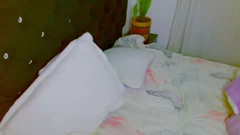 Juliana and online show from November 12, 2:58 am