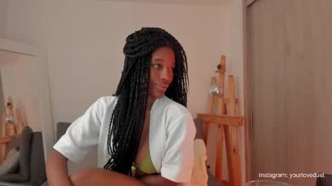 Snapshot of duna_du chatting on December 19, 9:06 pm My birthday is tomorrow November 30 online show from December 19, 9:06 pm