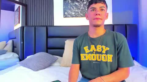 Thomas and Noah online show from November 21, 7:34 pm