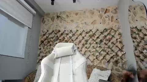 duskybeautyy online show from February 15, 2:16 pm