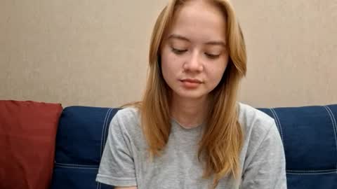 Snapshot of dustidickirson chatting on September 15, 3:13 pm Alisa online show from September 15, 3:13 pm