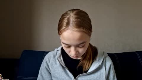 Snapshot of dustidickirson chatting on October 15, 1:01 pm Alisa online show from October 15, 1:01 pm