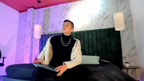 Dustin Sonne online show from September 9, 3:39 am