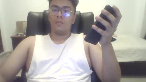 Snapshot of dustydik12 chatting on September 30, 1:49 am dustydik12 online show from September 30, 1:49 am
