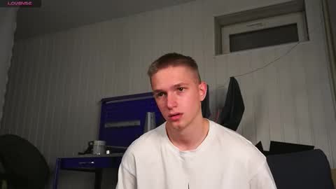 Dustyn online show from October 21, 4:32 pm