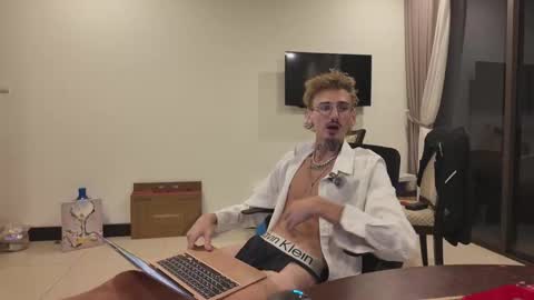 lokisweet online show from January 16, 2:59 pm