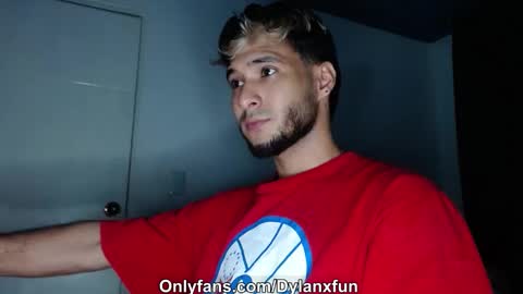 dylanxfun online show from March 20, 12:21 pm