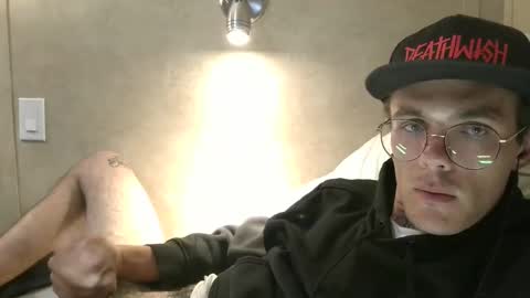 dylp400 online show from March 1, 7:26 pm