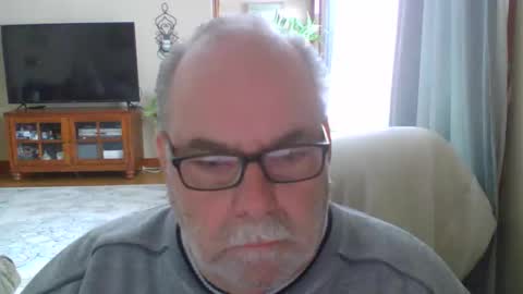 earl52 online show from March 1, 5:06 pm