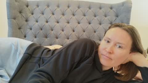 Nadia Ferreira  online show from April 7, 9:00 am