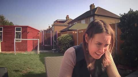 Nadia Ferreira  online show from March 3, 11:17 am