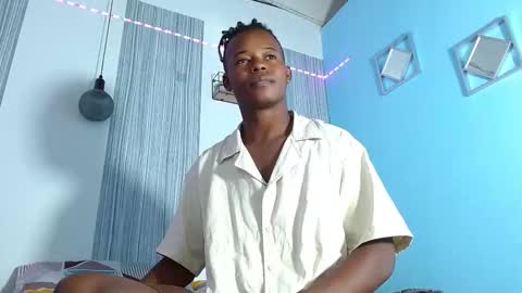 Chris Palaz  online show from November 14, 7:05 pm