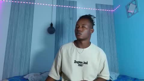 Chris Palaz  online show from November 17, 7:16 pm