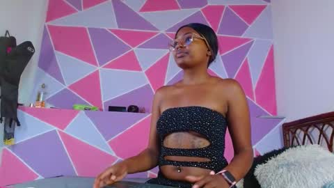 Snapshot of ebony_alika chatting on February 26, 1:00 pm Alika Ashanti online show from February 26, 1:00 pm