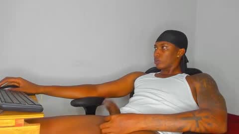 Snapshot of ebony_brandons chatting on February 28, 4:54 am Brandon online show from February 28, 4:54 am