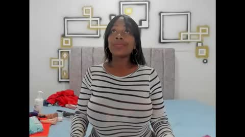 Snapshot of ebony_hard_sex chatting on September 27, 3:32 pm ebony_hard_sex online show from September 27, 3:32 pm