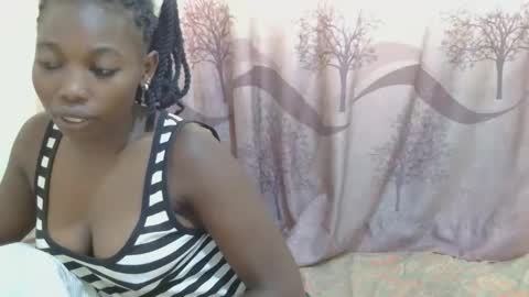 Snapshot of ebony_hearts chatting on October 12, 11:47 am lynne online show from October 12, 11:47 am