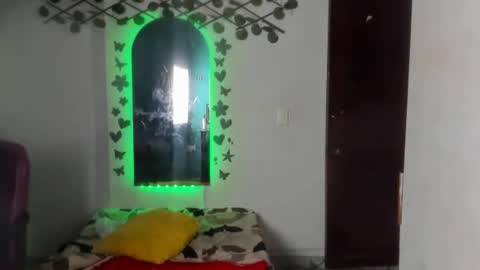 ebony_luna1 online show from July 2, 7:41 pm