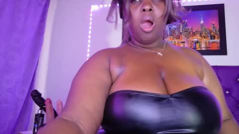 LINA  online show from January 7, 7:08 pm