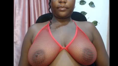 Snapshot of ebony_sexy_queen chatting on October 5, 4:25 pm Racheal online show from October 5, 4:25 pm