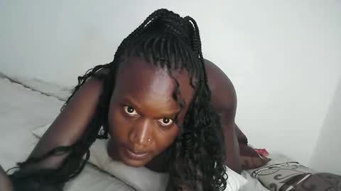 ebony_sisie online show from March 8, 2:15 am
