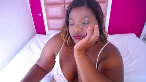 Snapshot of ebony_sugar_mommy chatting on March 7, 8:44 pm MILENA online show from March 7, 8:44 pm