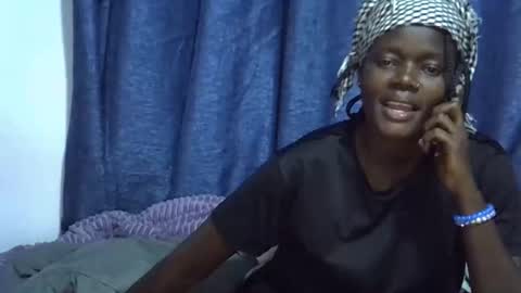 Snapshot of ebonybloom01 chatting on September 27, 7:22 pm ebonybloom01 online show from September 27, 7:22 pm