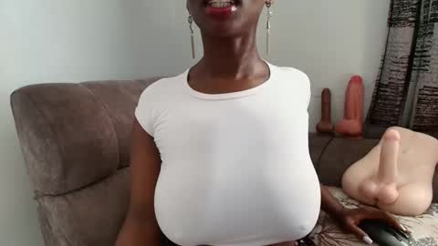 Ebony Melanie online show from February 12, 5:33 am