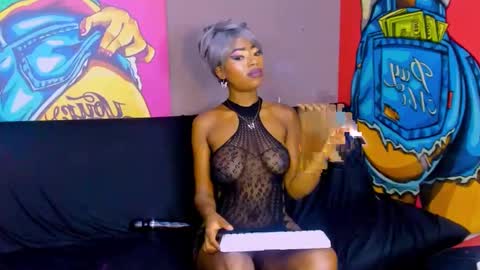 Snapshot of ebonydollx69 chatting on December 28, 9:20 am Pearl online show from December 28, 9:20 am