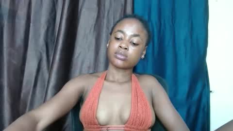 Snapshot of ebonypussy_xx chatting on October 11, 10:35 pm ebonypussy_xx online show from October 11, 10:35 pm