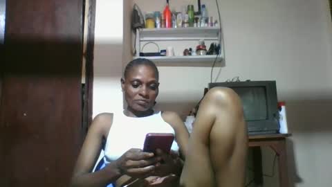 Snapshot of ebonyqueen4 chatting on October 19, 12:48 am JACKLINE online show from October 19, 12:48 am