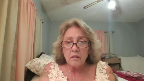 Lovebug1960 online show from March 25, 1:45 am