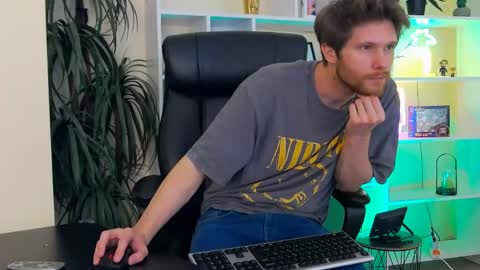 eddie_baker online show from May 31, 10:47 am