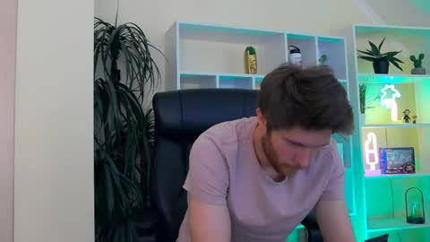 eddie_baker online show from May 29, 10:24 am