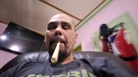 eddieb0745 online show from April 20, 12:24 am