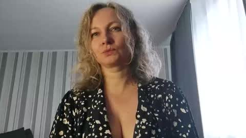 edithmanning online show from February 26, 9:12 am