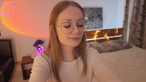 Snapshot of edlin_gail chatting on October 18, 3:05 pm Edlin Gali online show from October 18, 3:05 pm